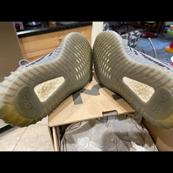 Adidas Yeezy Boost 350 V2 - Picture 8 of 11
